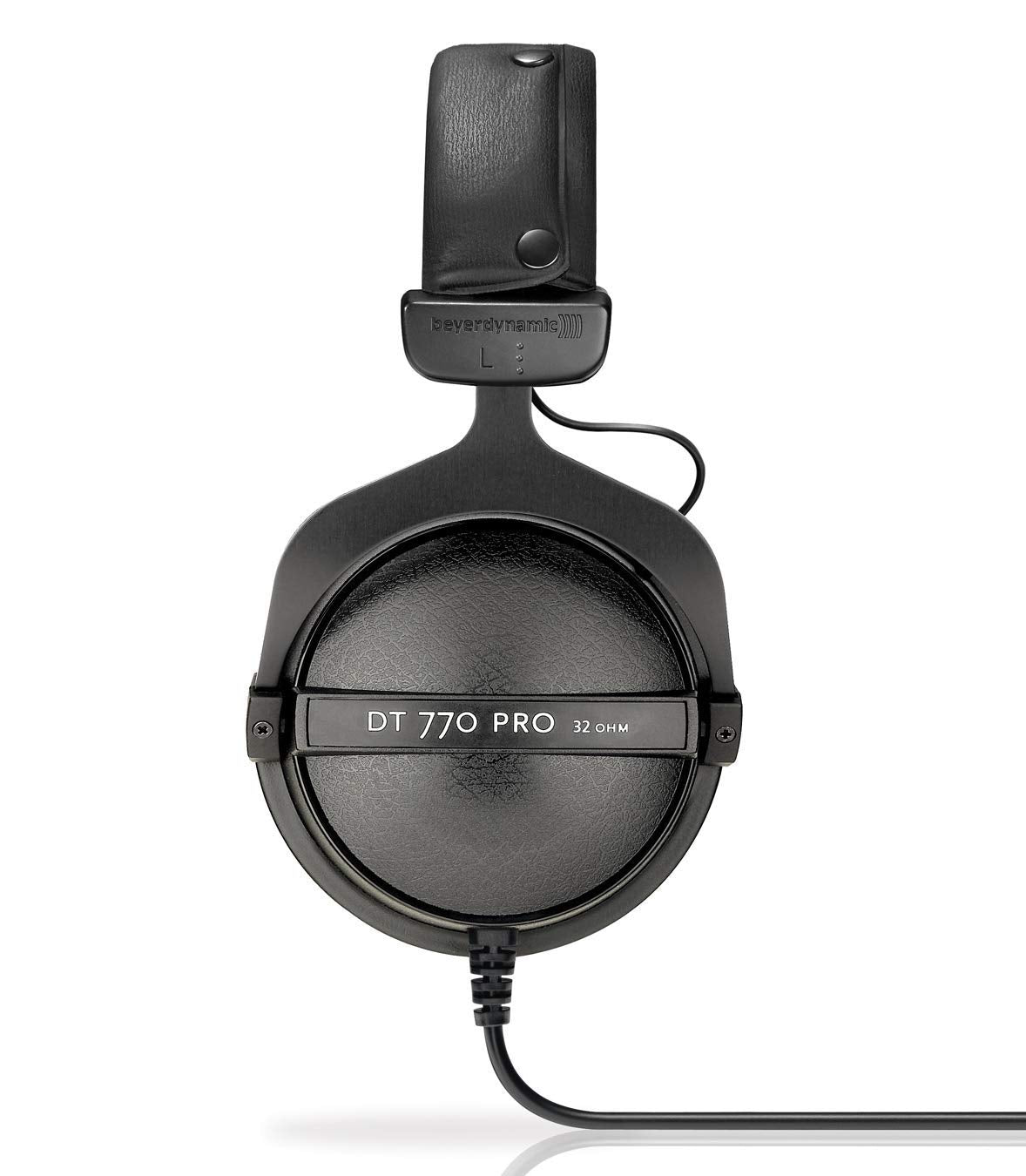 beyerdynamic DT 770 PRO 32 Ohm Over-Ear Headphones in Black. Enclosed Design, Wired for Professional Sound in The Studio and on Mobile Devices Such as Tablets and Smartphones